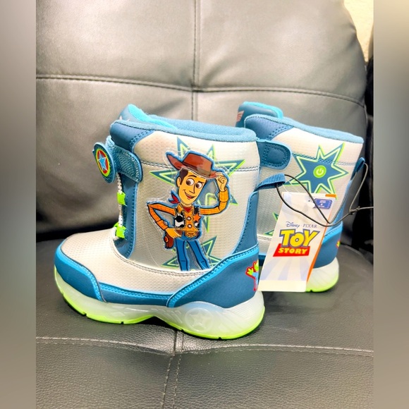 Disney Toddler  Toy Story kids winter boots
Light Up Snow Boots, Size 11 NEW - Picture 4 of 12